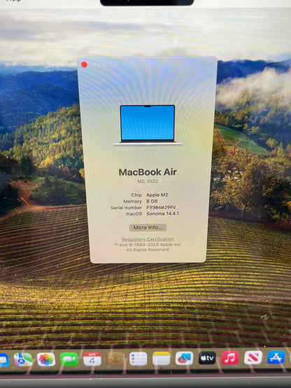 Macbook 14,2 (2022) Starlight Laptop